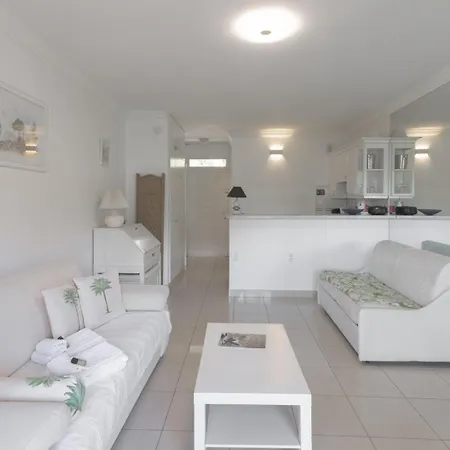 Guestready - Crystal White Escape Near Belvedere